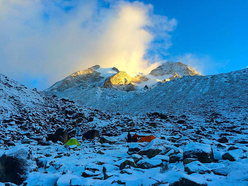 四姑娘山骆驼峰c1营地