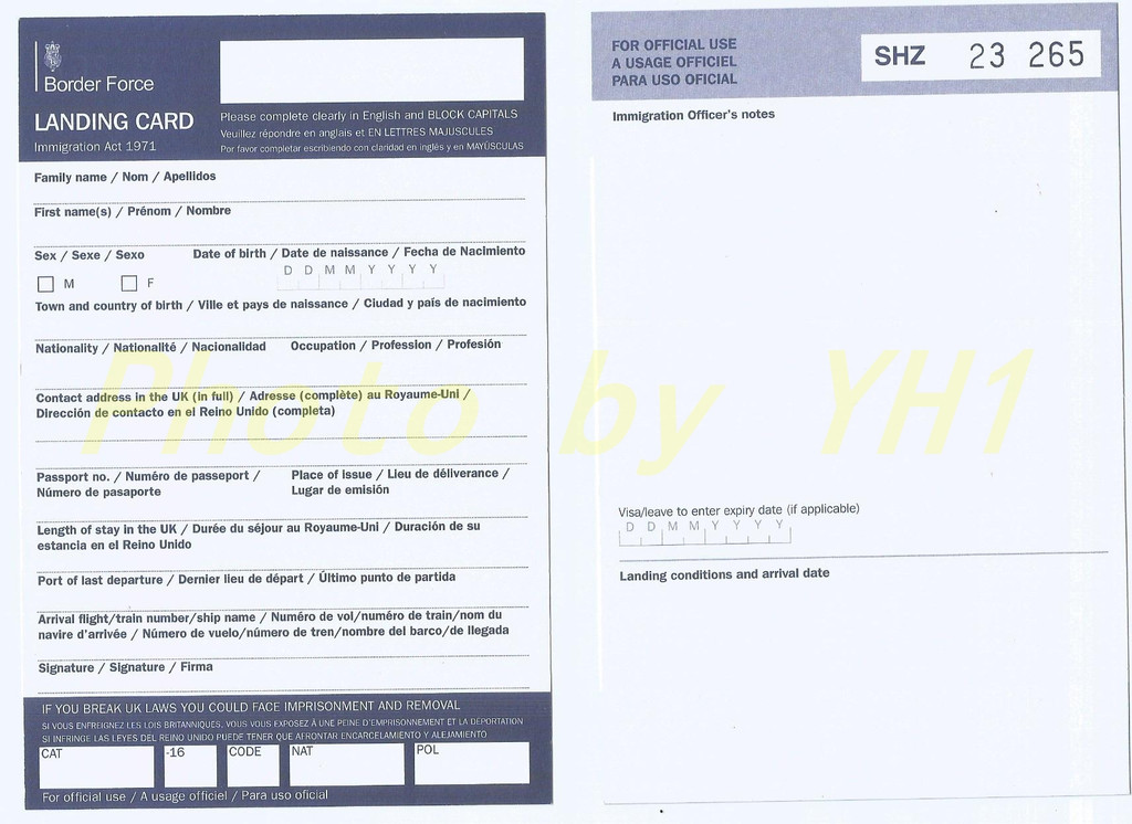 迪拜到伦敦的ek007航班起飞不久,空姐就发了英国入境卡landing card