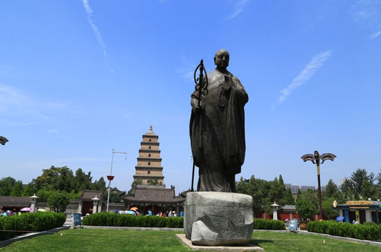 大雁塔南广场·唐僧雕像