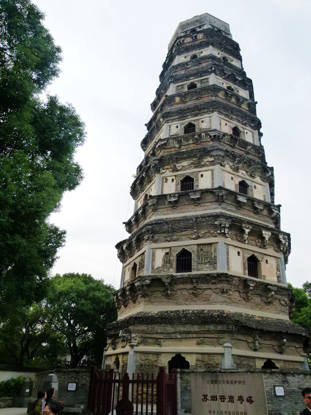 虎丘塔