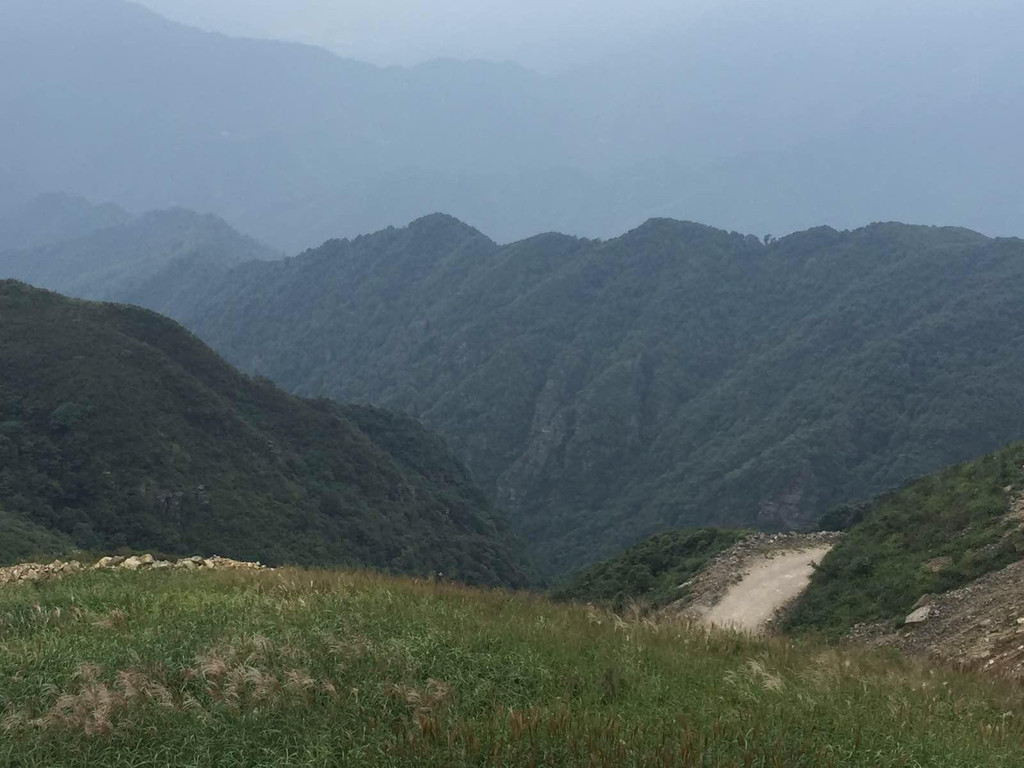 美丽天湖山
