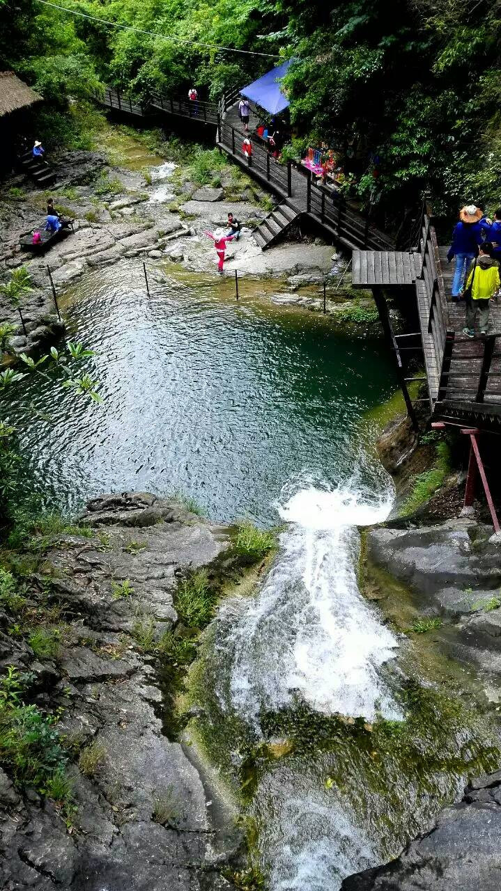 初夏,带你漫游三峡奇潭