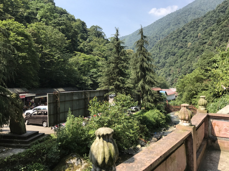 西岭雪山前山西岭镇游