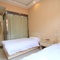 新绛县公安局交通警察大队车辆管理所附近