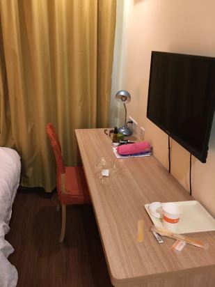 这家是后面一家但是环境比前面一家的好,而且电梯都是要刷房卡才能