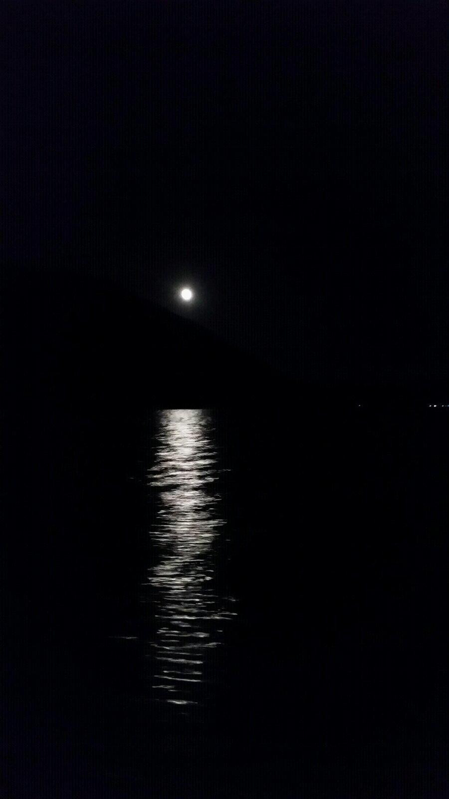        偷渡中的风景——深夜月光
