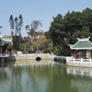 4月底去厦门旅游,穿什么衣服合适?