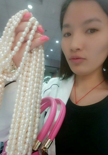 两女孩穷游海南岛