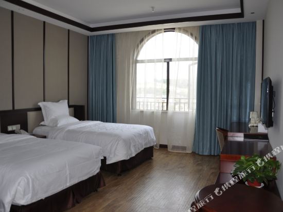 信阳鸡公山依云森林温泉酒店坐落于百年避暑圣地,国家4a级名胜风景区