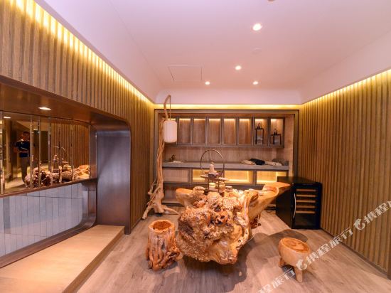 哈尔滨如景雅韵设计精品酒店1-2晚 可加购热门景区门票·江堤上的航运