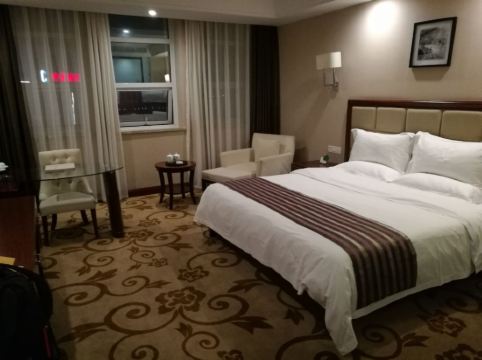 江油华丽大酒店