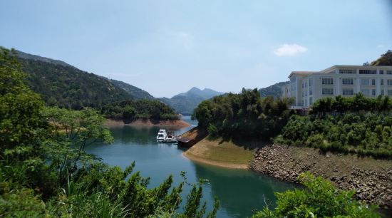 上犹陡水湖京明度假村