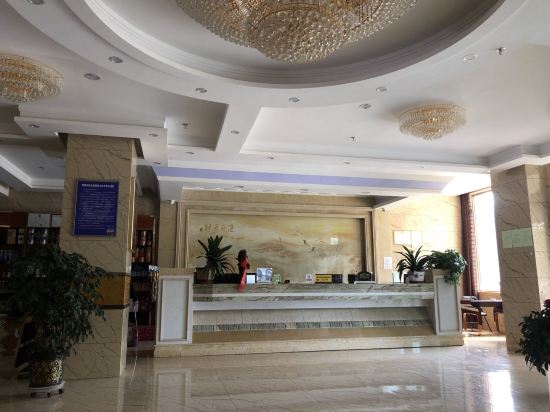 德令哈聚龙酒店