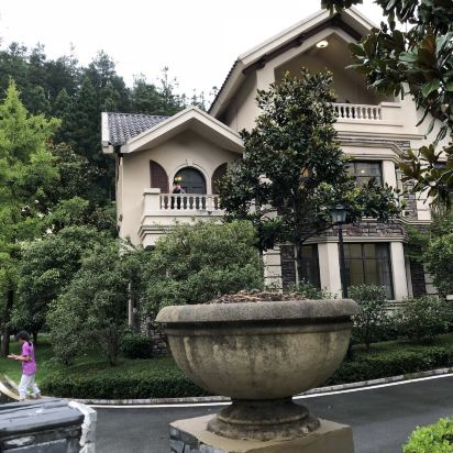 文成天鹅堡养生度假酒店