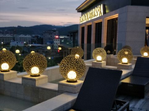 弥勒泊心温泉酒店