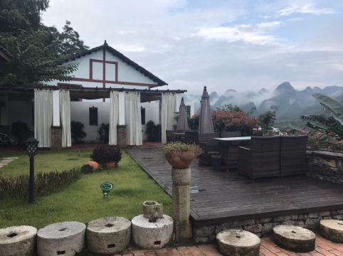 兴义万峰林峰兮客栈