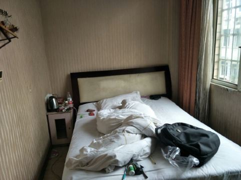 湘西高原红大酒店