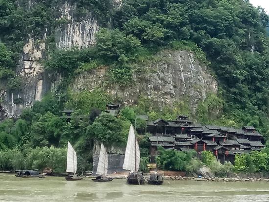 宜昌黄山洞酒店