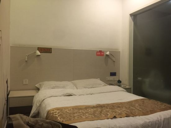 遵义汇川酒店-标准双人房