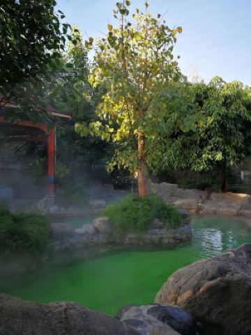 弥勒天池都温泉度假酒店