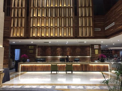 长阳隔河岩酒店(原隔河岩度假村)