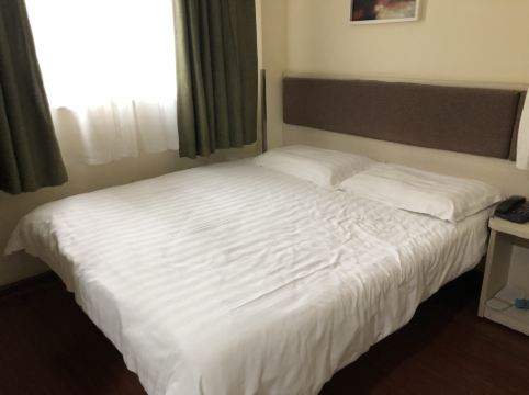 莫泰168(嘉善火车站解放西路店)