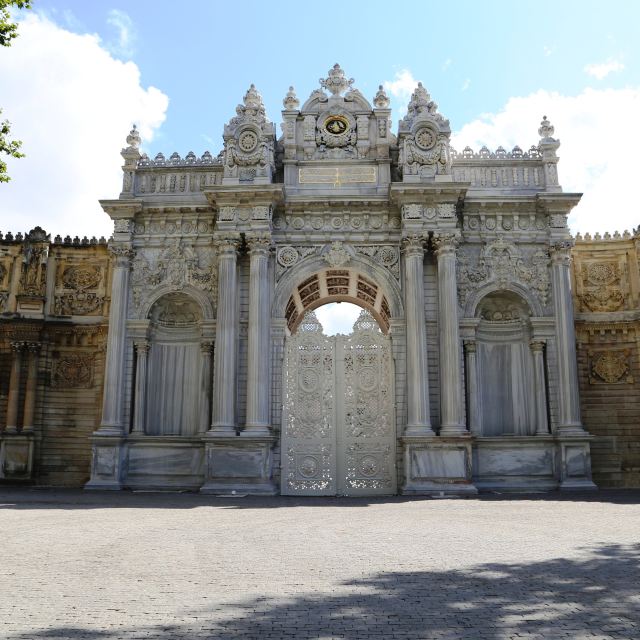 多瑪巴赫切宮(dolmabahce),最後一任蘇丹的皇宮,基本仿照歐式皇宮建造