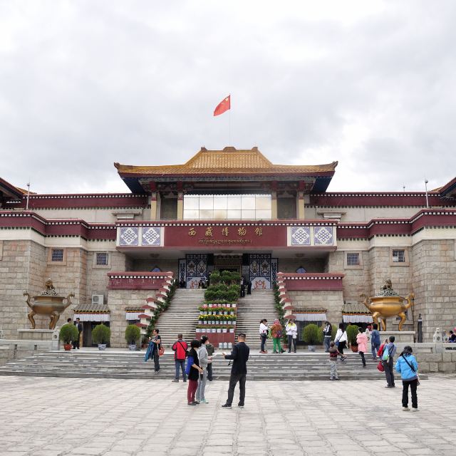 参观大昭寺也是要预约的,上午大昭寺,西藏博物馆,八廓街,时间刚好